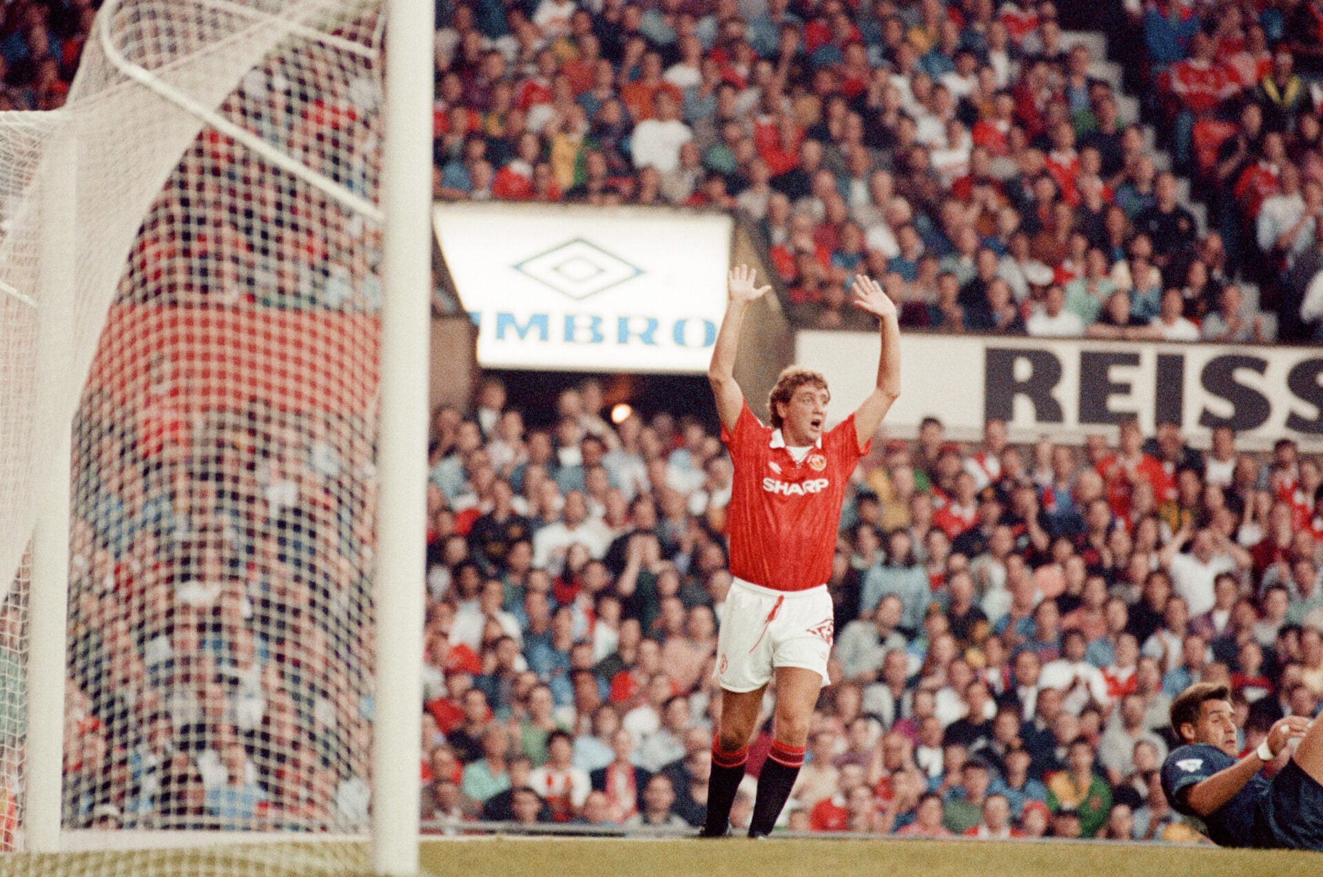 A lenda do Man Utd, Steve Bruce, quase se declarou pela Irlanda antes da Copa do Mundo de 1994