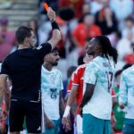 A mídia portuguesa critica Rafael Leão, alvo do Man Utd, após cartão vermelho 'infantil', ele 'estragou tudo'