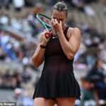 Aryna Sabalenka caiu no Aberto da França em um resultado impressionante para o número 1 do mundo
