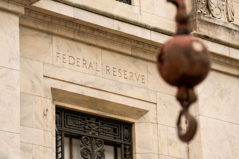 A paz no Irão não impede os bancos centrais de aumentarem os custos dos empréstimos
