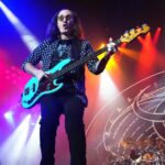 A reunião do Rush se torna um comovente tributo à coroação de Neil Peart e Anika Nilles no Kia Forum