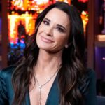 NOVA IORQUE, NY - 11 DE MAIO: Kyle Richards é visto chegando ao NBC Upfront no Radio City Music Hall em 11 de maio de 2026 na cidade de Nova York. (Foto de Jose Perez/Bauer-Griffin/GC Images)