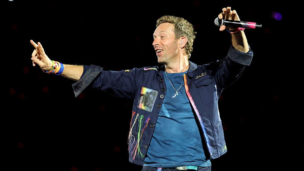 A tentativa 'não muito boa' de Chris Martin de escrever uma música tema de James Bond vai a leilão