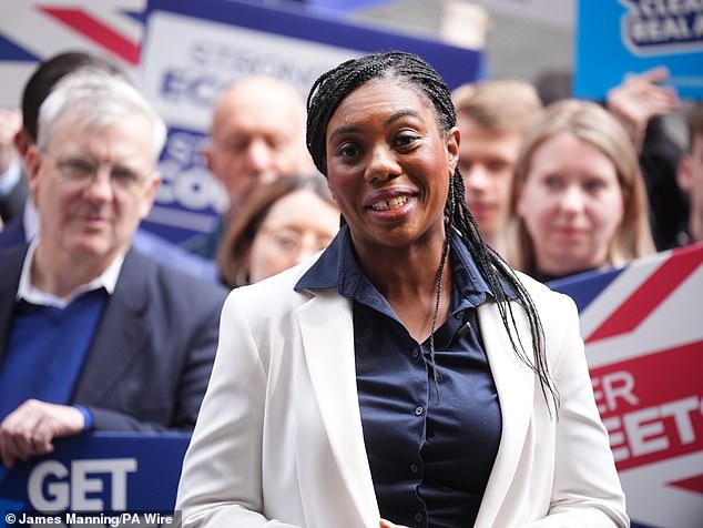 A emergência do líder conservador Kemi Badenoch como uma política de substância e capacidade merece a nossa atenção, escreve o colunista Andrew Neil