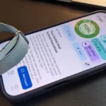 Google Fitbit Air - Rastreador de atividades sem tela com monitoramento de condicionamento físico, frequência cardíaca e sono - Treinamento personalizado com tecnologia de IA - Bateria com duração de até 7 dias - Funciona com iOS e Android - Berry