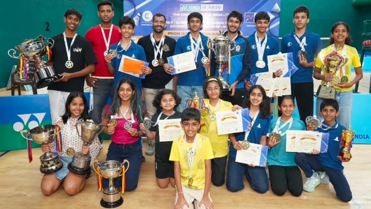 Ajay e Naishaa campeões emergentes de badminton