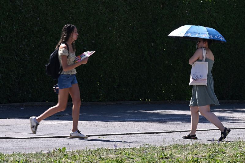Alemanha atingida por temperaturas recordes à medida que onda de calor se move para leste