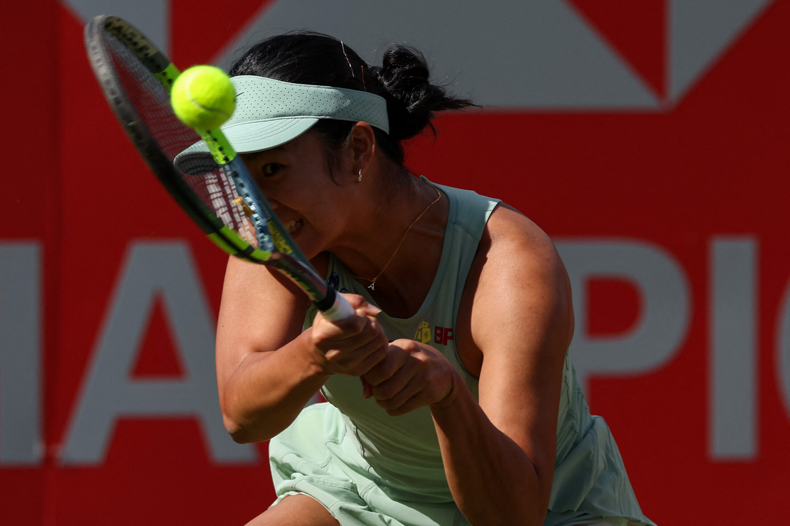 Alex Eala Alexandra Eala Elena Rybakina Berlin Open 2026 quadra de grama