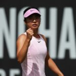 Alex Eala supera Alina Charaeva para chegar às quartas de final de Birmingham