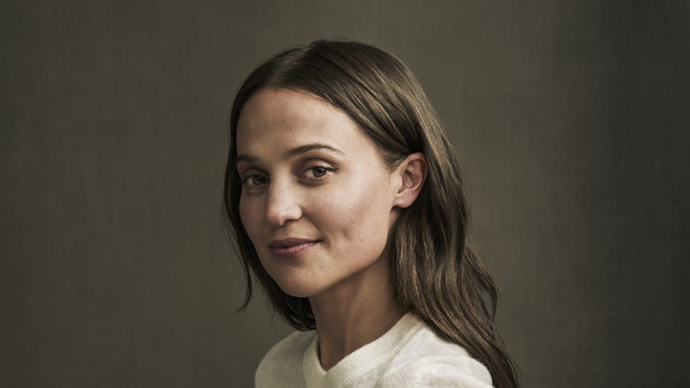 Alicia Vikander se junta a Aaron Taylor-Johnson na série ‘Enigma Variations’ na Netflix