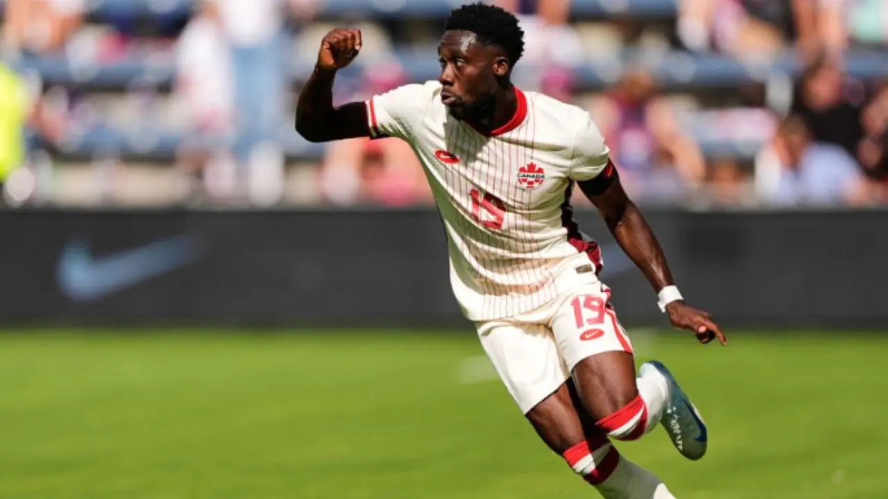 Alphonso Davies volta à seleção do Canadá para a Copa do Mundo para continuar a reabilitação de lesões
