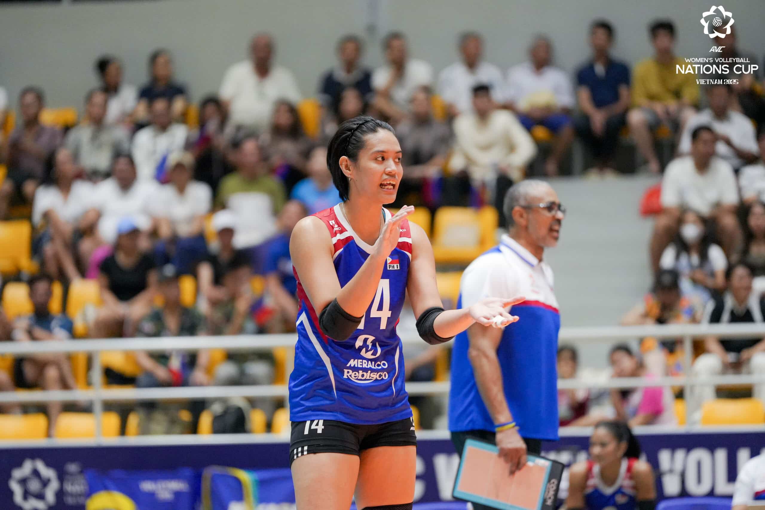 Alyssa Solomon, do Alas Pilipinas, durante a final da Copa das Nações AVC contra o Vietnã.