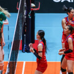 Um jogo entre Alas Pilipinas e Austrália na AVC Women's Nations Cup em Candon.