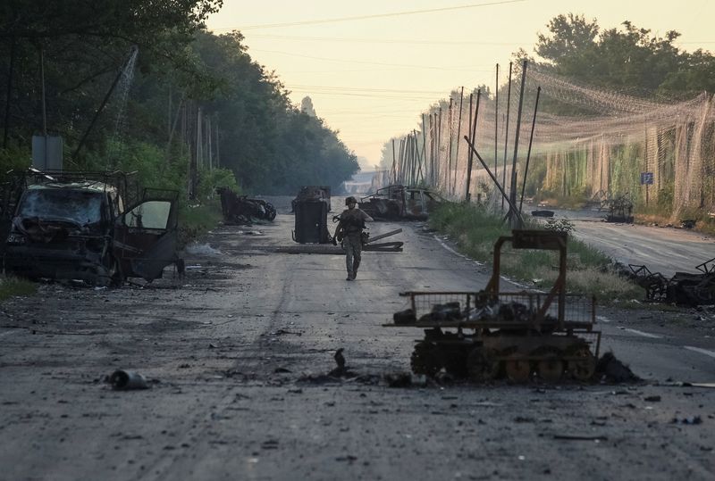 Análise-Rússia bate nas portas do “cinturão de fortalezas” da Ucrânia