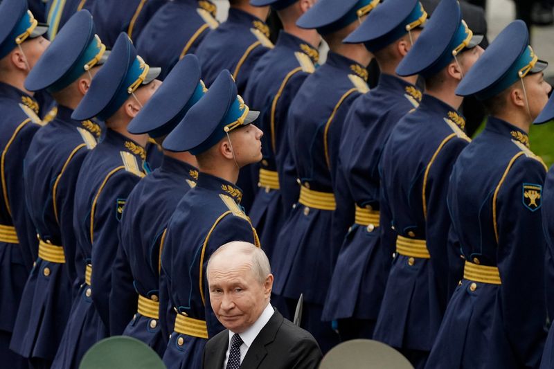 Análise – Falcões russos pedem a Putin que intensifique a guerra e abandone as negociações com os EUA enquanto a Ucrânia ataca profundamente