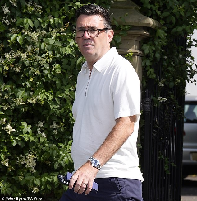 Andy Burnham está a considerar um aumento de impostos sobre a venda de ações e segundas residências como parte de uma nova agenda económica radical, surgiu