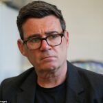 Andy Burnham se recusou a descartar o aumento da alíquota máxima do imposto de renda para 50 centavos enquanto tenta destituir Keir Starmer do cargo de primeiro-ministro