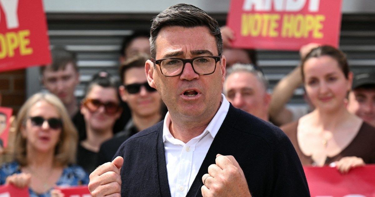 Andy Burnham vence eleição suplementar crucial no Reino Unido, em golpe para Keir Starmer