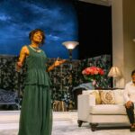 'Angry, Raucous, and Shamelessly Gorgeous' faz jus ao título, mas a trama é complicada