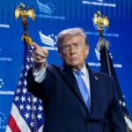 Após vitórias progressistas nas primárias dos EUA, Trump mira nos “comunistas ímpios”