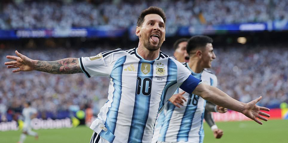 Argentina x Argélia - Grupo J da Copa do Mundo AO VIVO: Lionel Messi marca um gol impressionante enquanto os campeões em título iniciam de forma perfeita em Kansas City