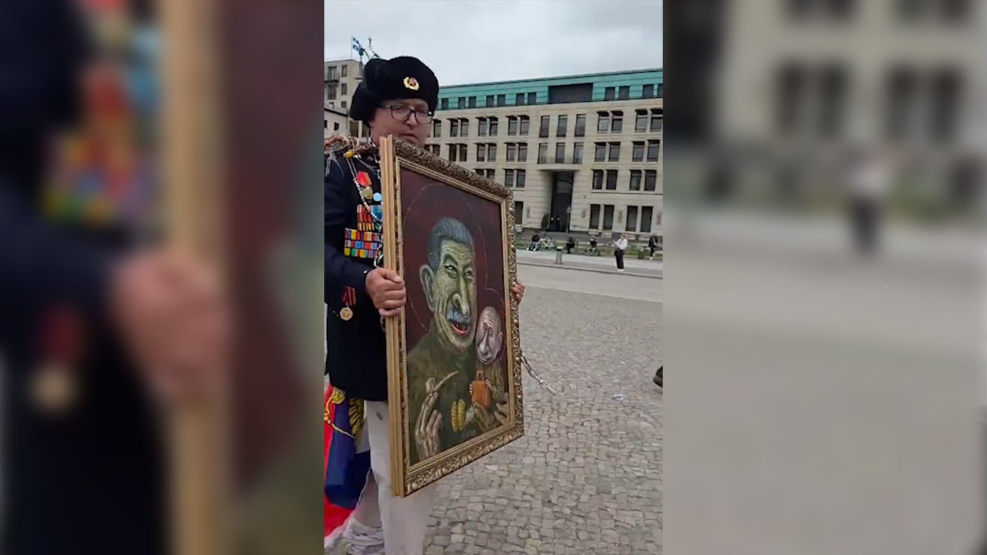 Artista russo e crítico declarado de Putin morto a tiros dias após protesto