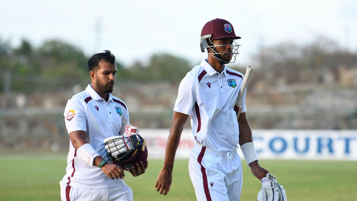 As Índias Ocidentais revidam enquanto Amir Jangoo e Roston Chase frustram o Sri Lanka no dia 2