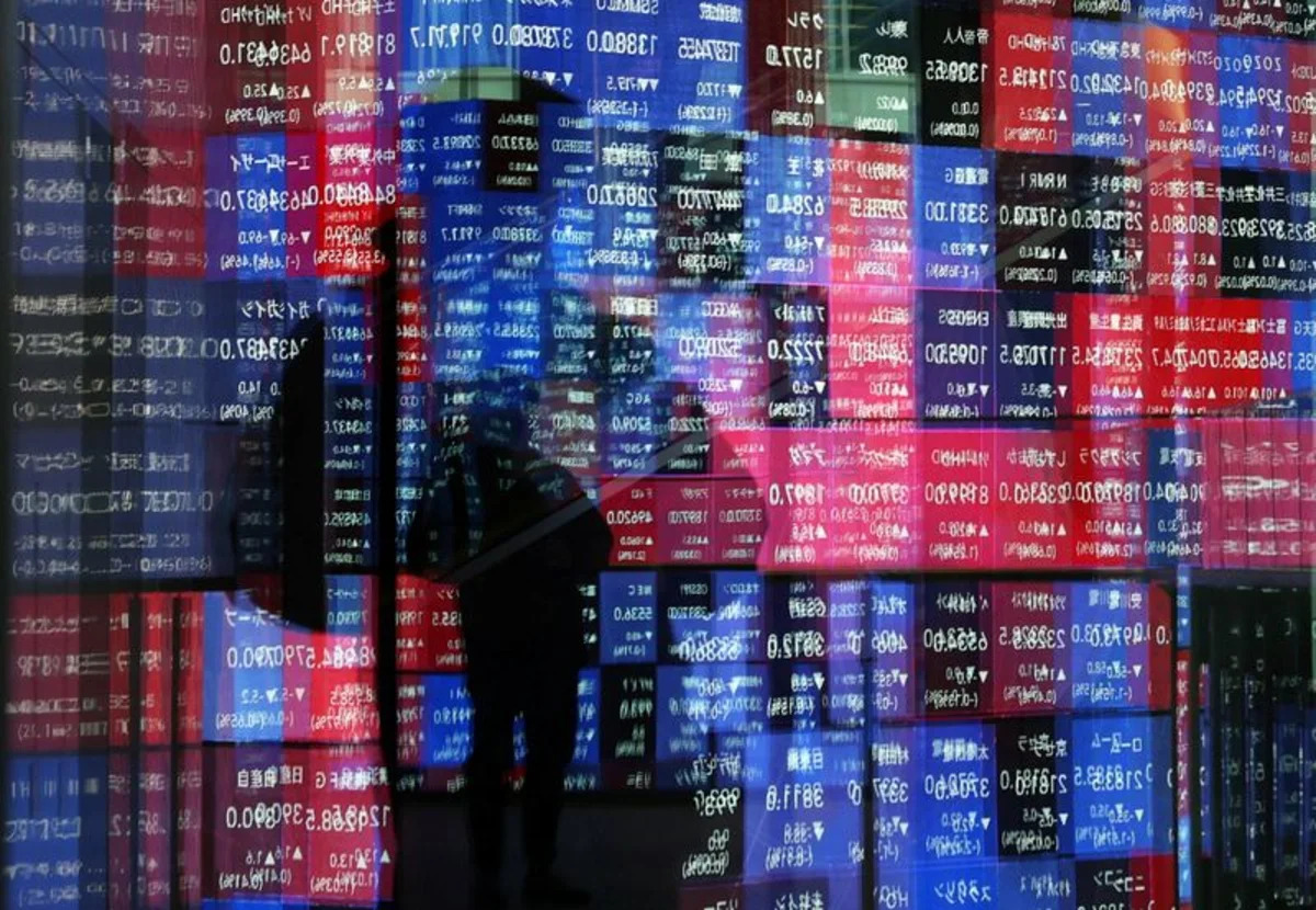 As ações sobem e o petróleo esfria enquanto EUA e Irã interrompem as hostilidades