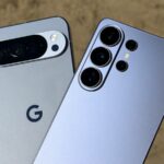 Uma pessoa segurando o Google Pixel 10a