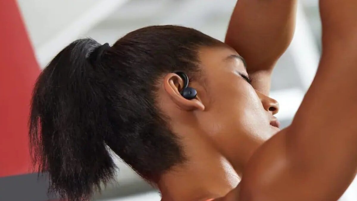 Aumente seus treinos de verão com os fones de ouvido Soundscore Sport X10 enquanto eles estão pela metade