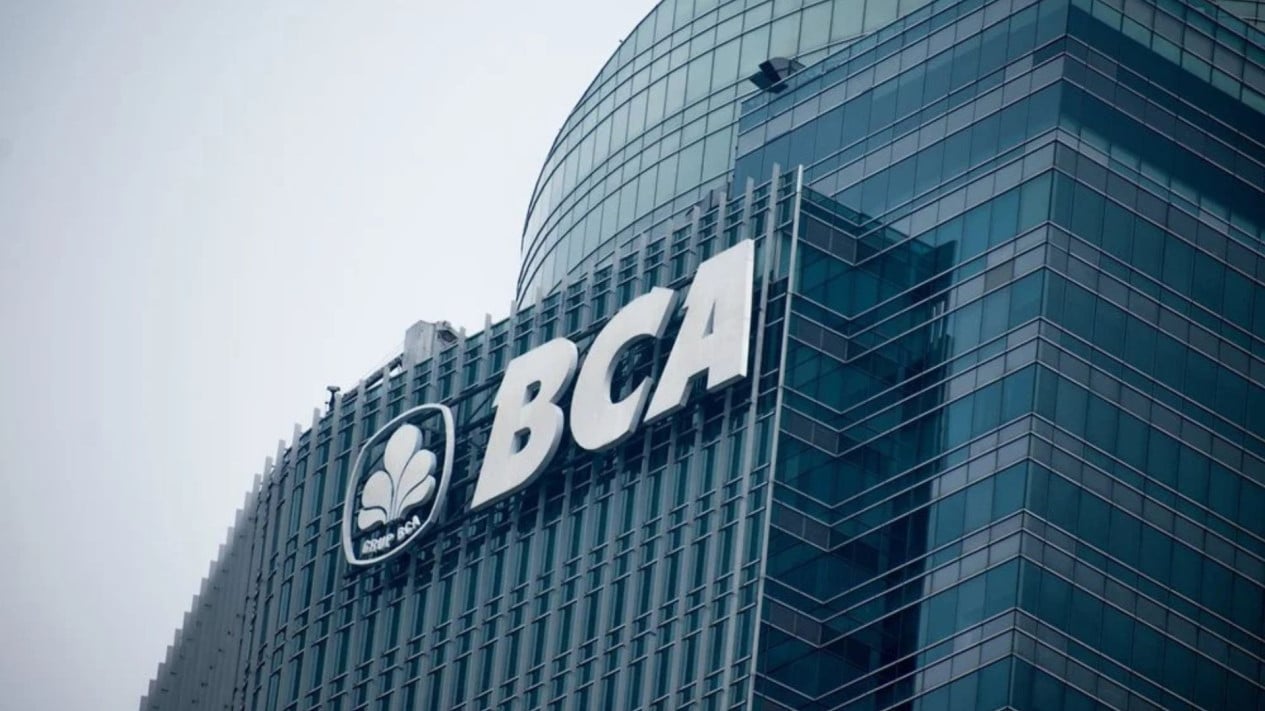 BBCA Terjun Bebas! Saham BCA Ambles ke Level 5.425, Kapitalisasi Pasar Susut e Transaksi Membludak