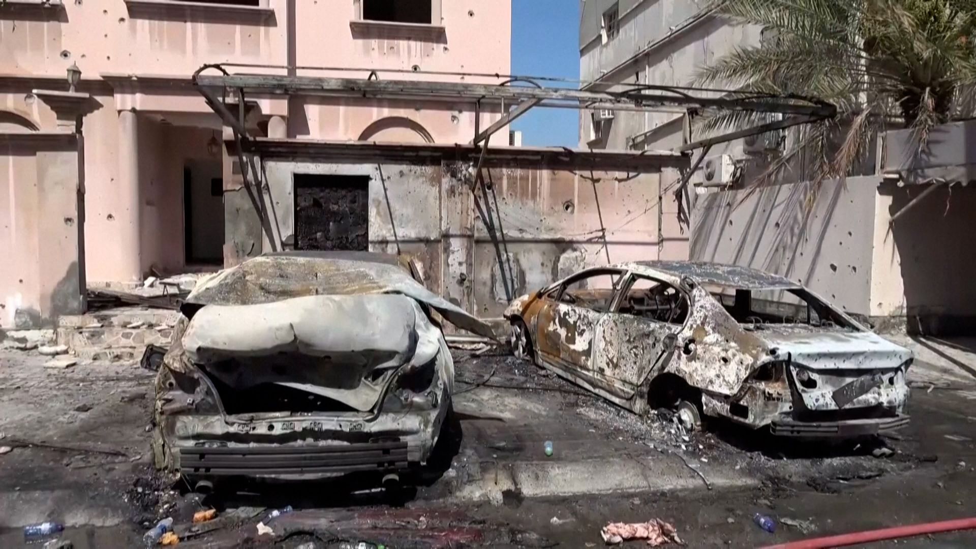 Bahrein divulga imagens de danos causados ​​por drones iranianos interceptados