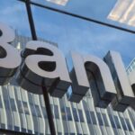 Banco Besar Mulai Gantikan Manusia com AI, mais de 7.000 Pekerja Jadi Korban