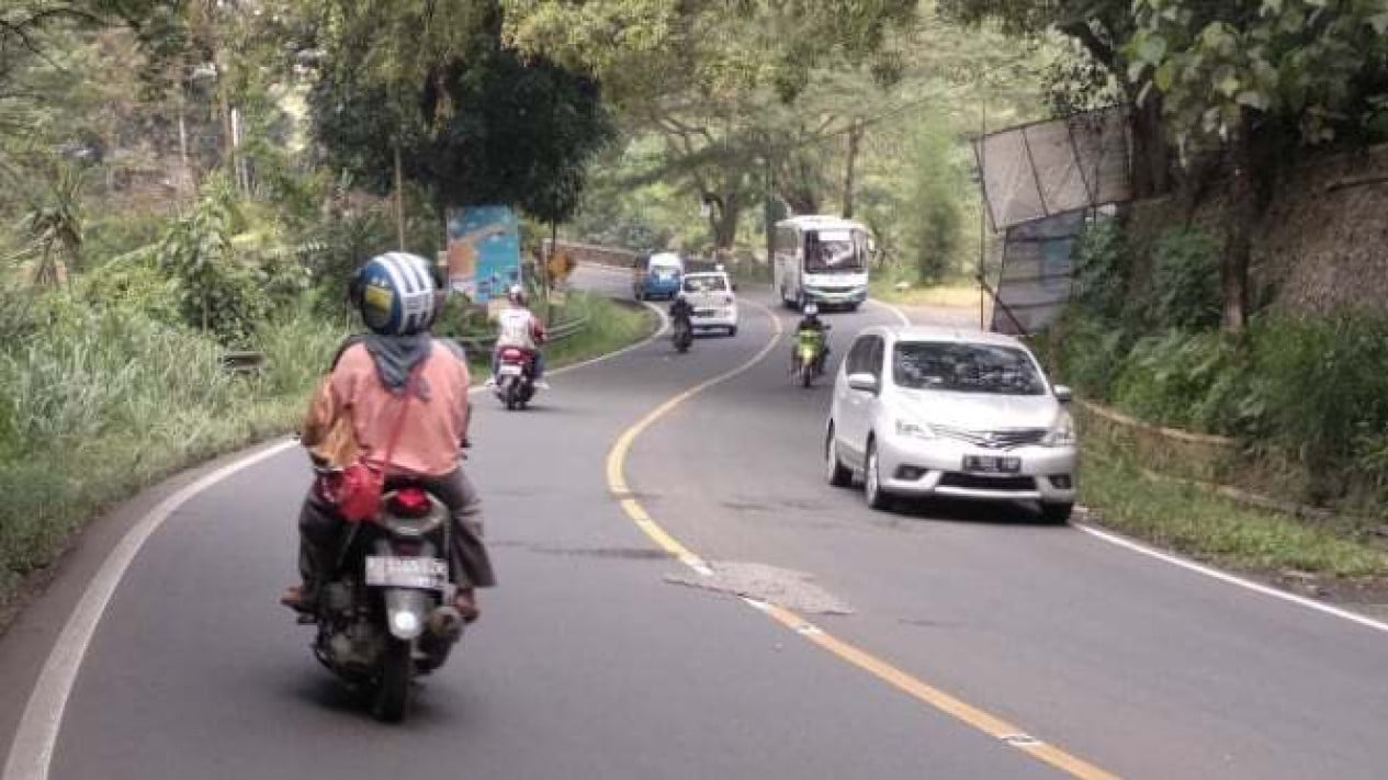 Beda Marka Jalan Warna Kuning e Putih, Banyak Pengendara Masih Keliru