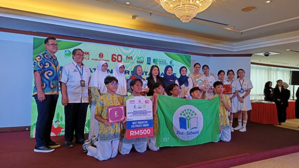 Bikin Bangga! Pelajar SMP Indonésia Sabet Juara Educação para o Desenvolvimento Sustentável na Malásia