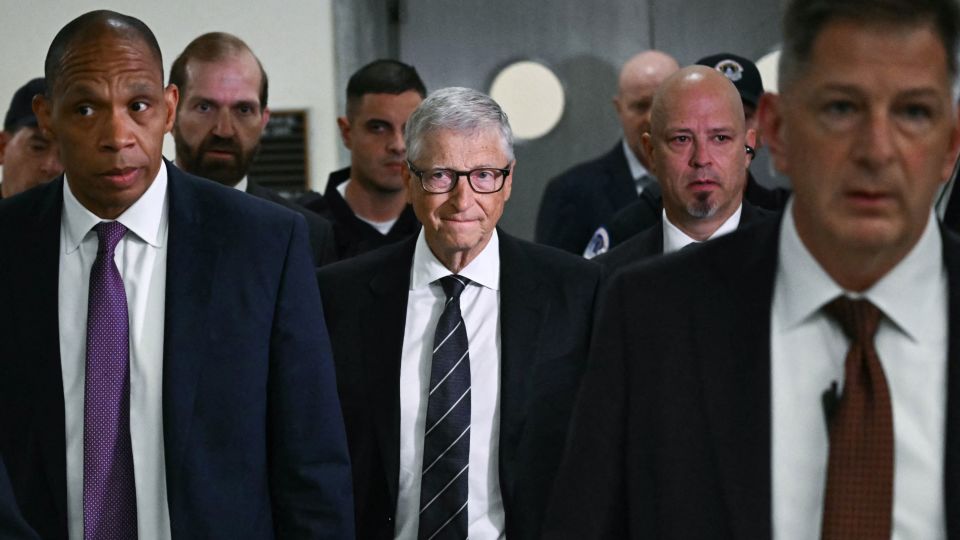 Bill Gates diz ao Congresso que Jeffrey Epstein tentou usar informações sobre suas infidelidades para se aproximar dele