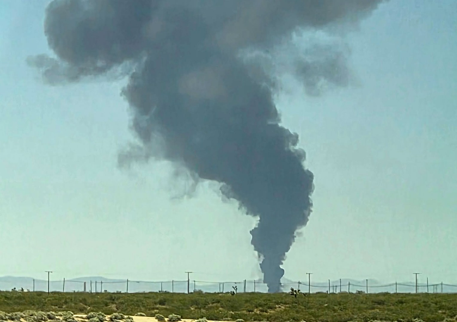 Bombardeiro B-52 dos EUA cai na Califórnia: o que sabemos