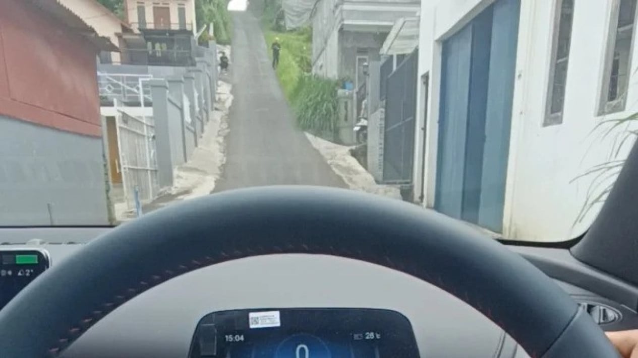 Bukan Injak Rem, Begini Cara Lewati Turunan Curam Pakai Mobil Matik