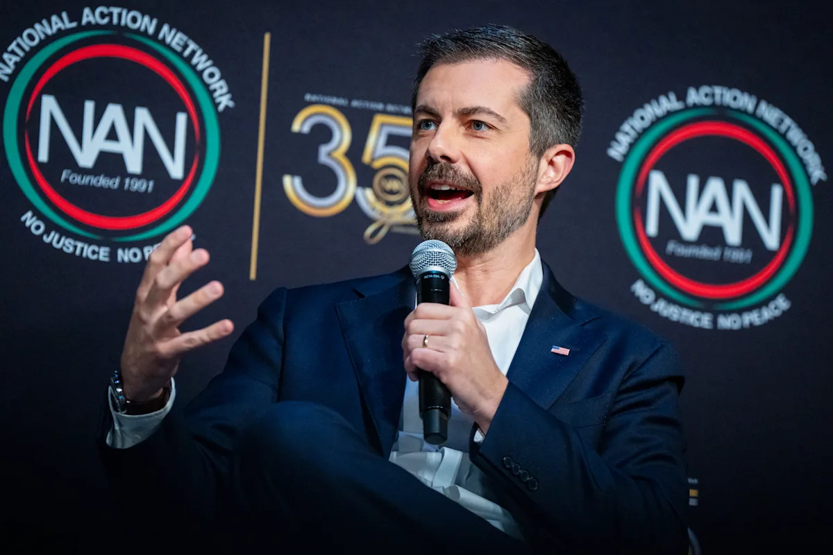 Buttigieg foi brevemente separado de seus filhos depois que a polícia disse que ele foi alvo de denúncia falsa