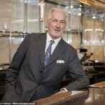 Jeremy King retratado dentro do antigo restaurante Le Caprice em Mayfair em 27 de setembro de 2023