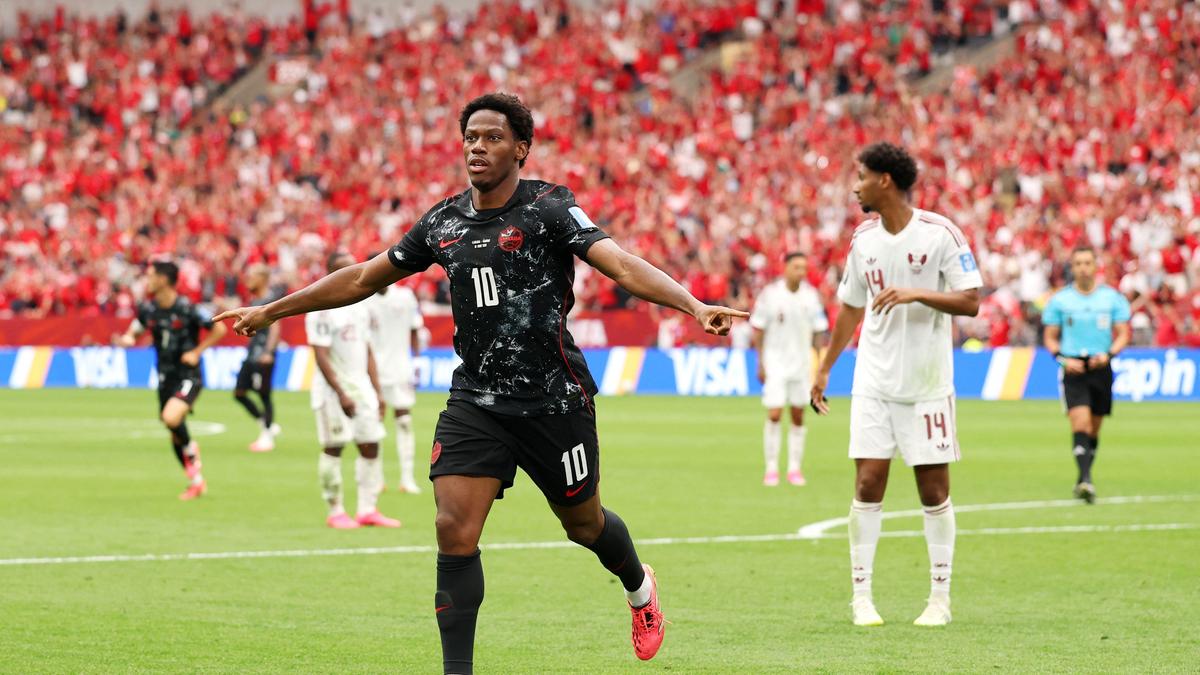 Canadá x Catar PONTUAÇÃO AO VIVO da Copa do Mundo da FIFA - David faz 2 a 0 para o Canadá; Homam recebe cartão vermelho