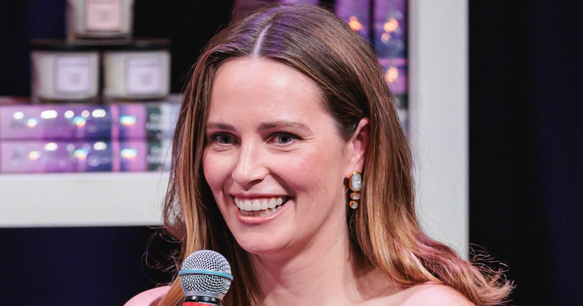 Carley Fortune detalha a 'longa' ligação que teve com Meghan Markle sobre a adaptação de 'Meet Me at the Lake'