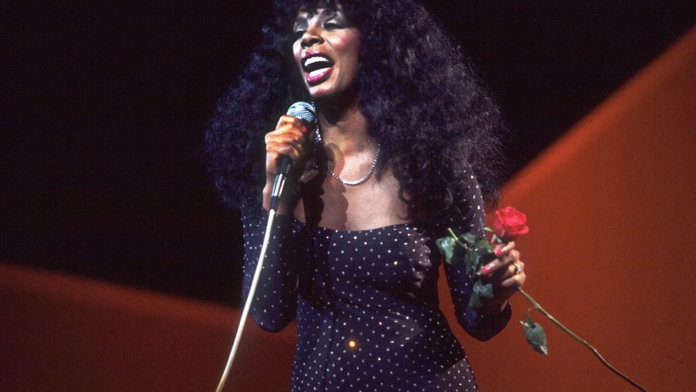 Catálogo de músicas de Donna Summer, outros direitos adquiridos pela Primary Wave (EXCLUSIVO)