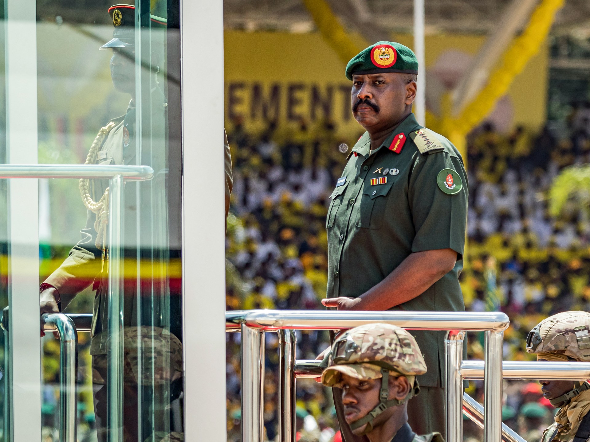 Chefe militar do Uganda ordena encerramento de dois meios de comunicação