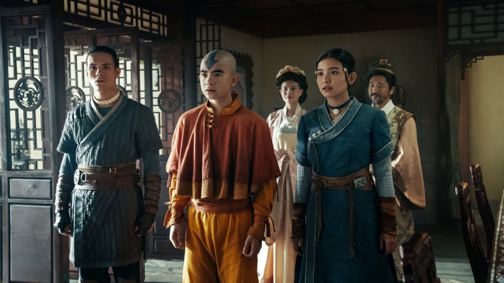 Chefes de 'Avatar: The Last Airbender' no corte de dobra de areia, episódio de 'The Drill' e outras mudanças na segunda temporada: 'Há um limite para o que podemos caber'
