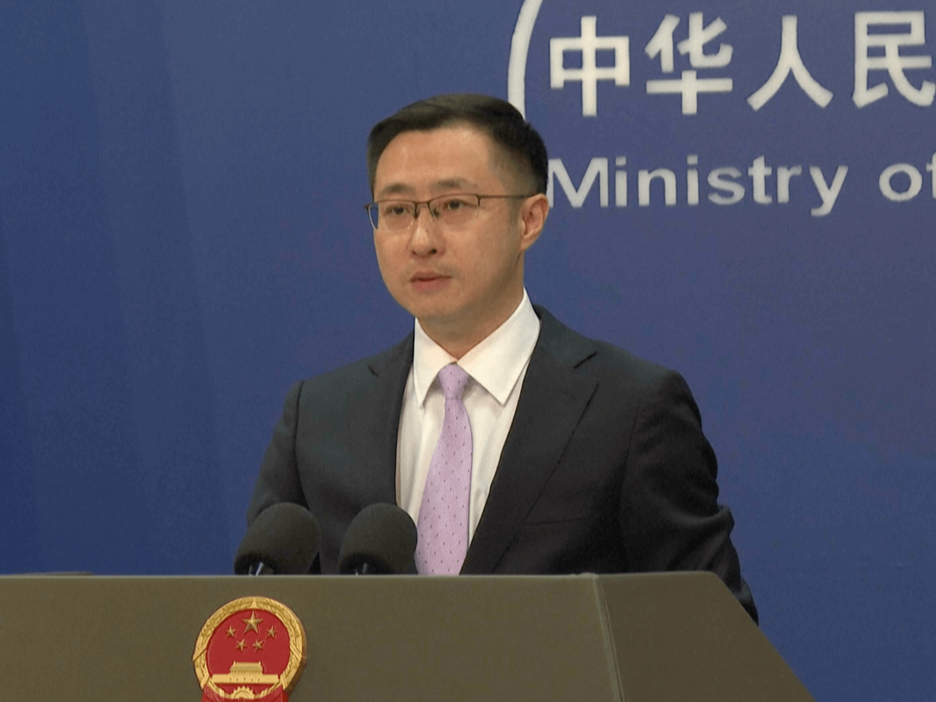 China promete novos pacotes de ajuda humanitária para Líbano e Irã