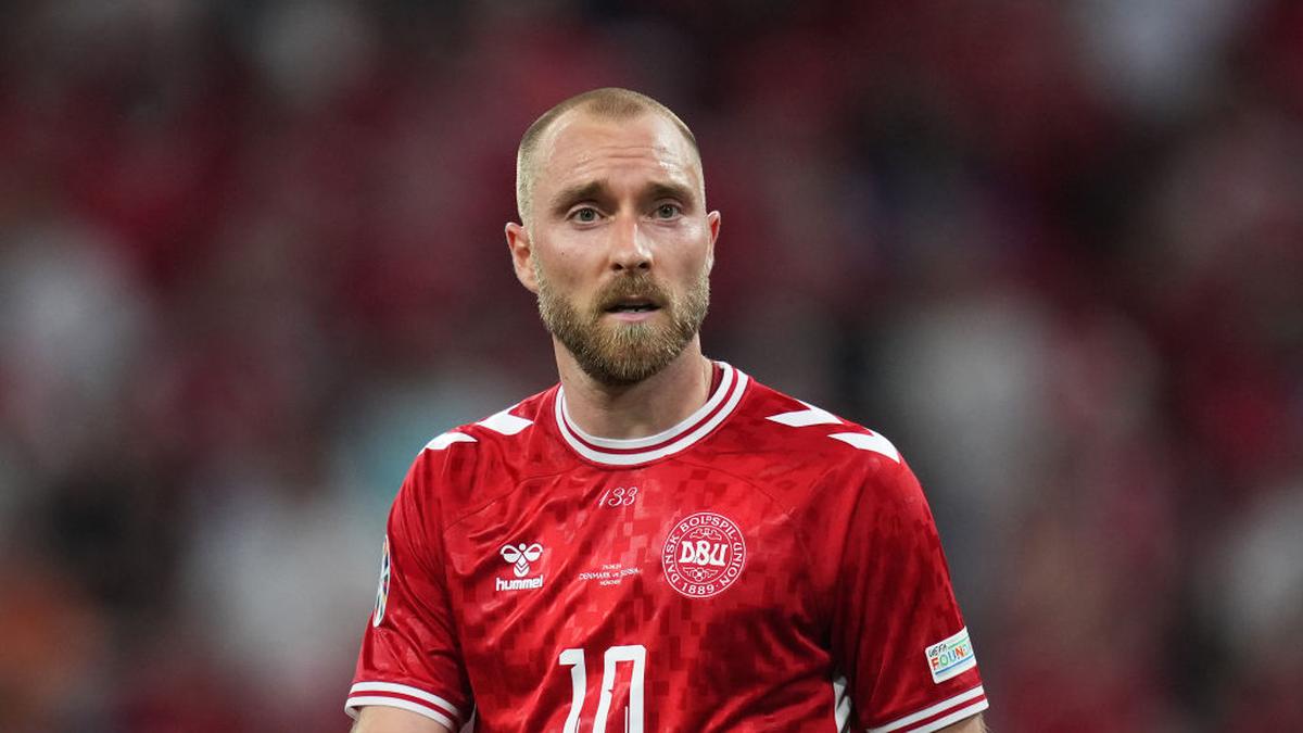 Christian Eriksen desmaia novamente em amistoso entre Dinamarca e Ucrânia