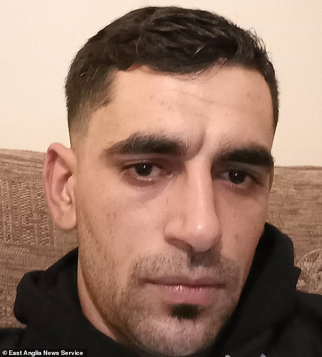 Madalin Ilinca, 34 anos, parecia à beira das lágrimas enquanto segurava as duas mãos ao lado de um oficial de segurança no cais de vidro do tribunal de magistrados de Norwich.