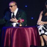 Clive Davis ajudou a construir o Museu Grammy. Seu presidente diz que 'seu legado não será replicado'