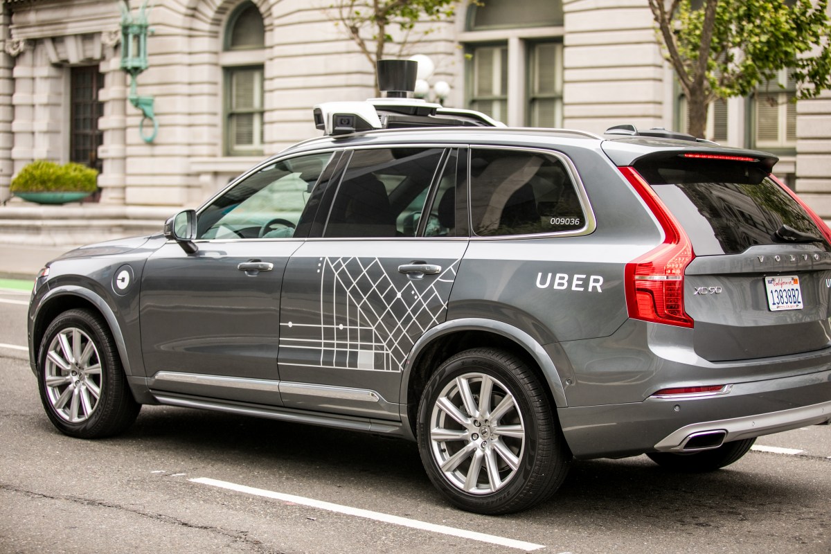 Mobile apps for Lyft and Uber on an iPhone.